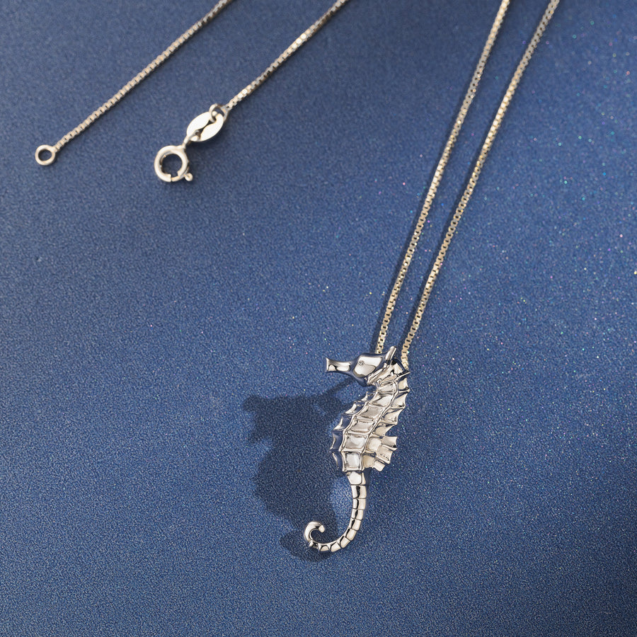 925 Sterling Silver Seahorse Necklace Pendant with 18" Box Chain