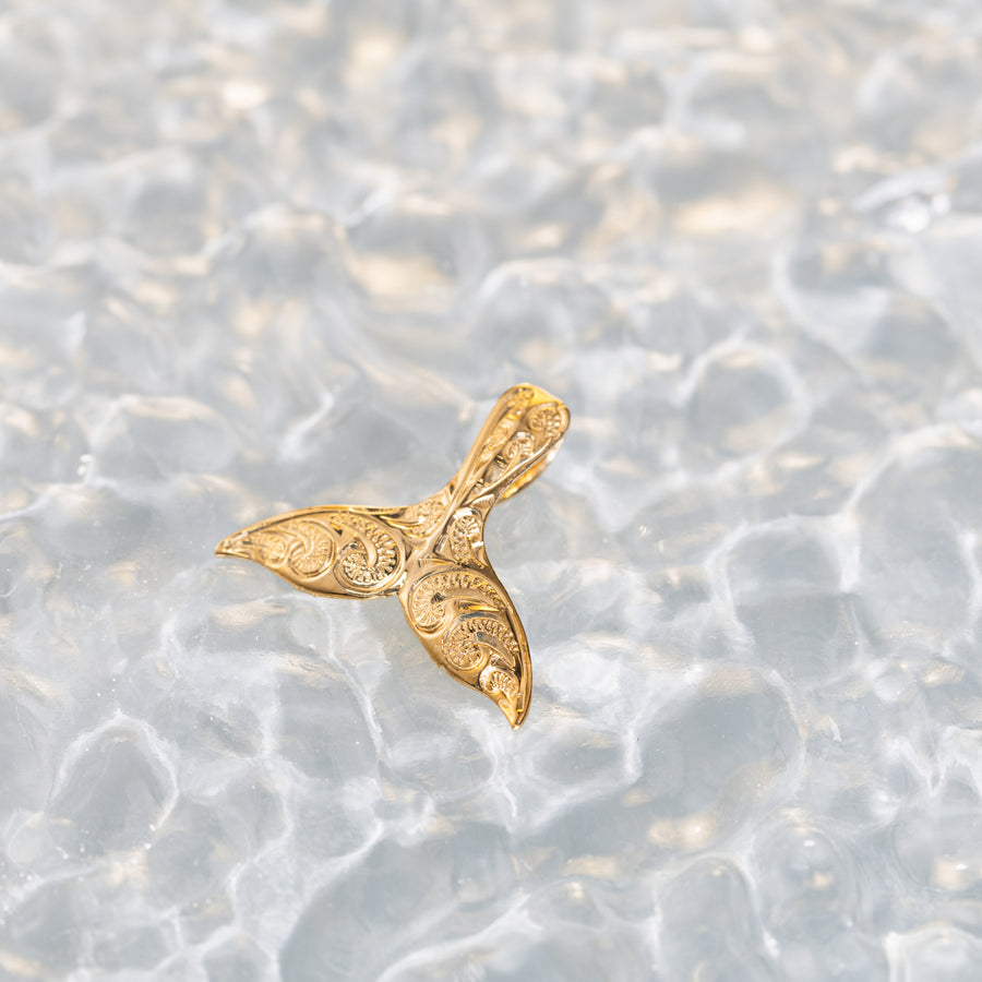 14K Solid Yellow Gold Hawaiian Heirloom Scroll Whale Tail Pendant Charm