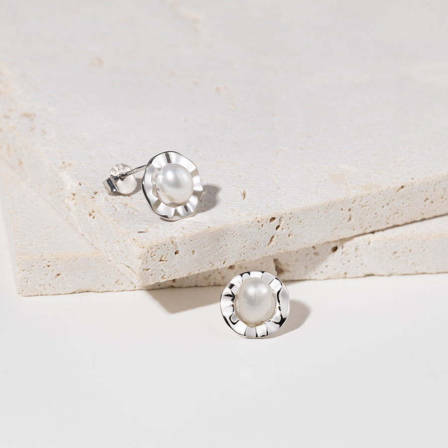 925 Sterling Silver Natural Freshwater Wavy Halo Pearl Earrings